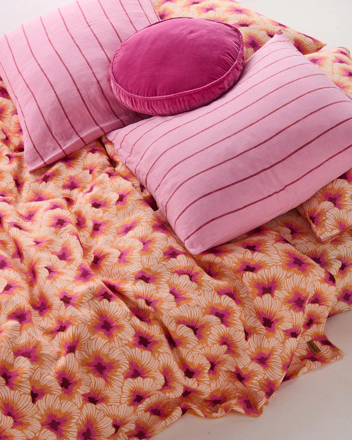 Kip & Co Pink Love Velvet Pea Cushion